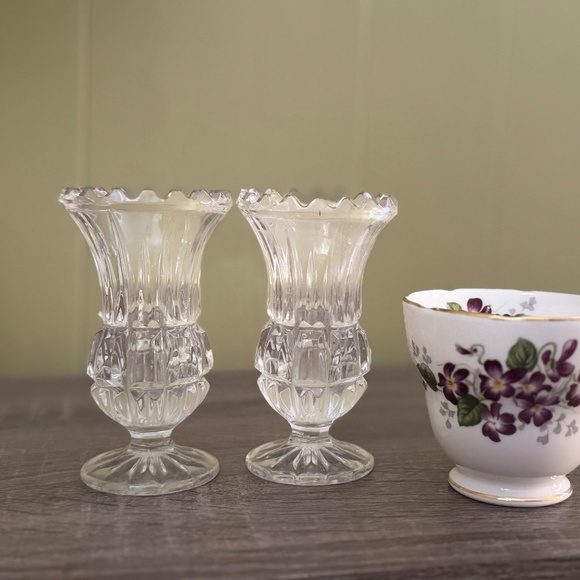 Vintage Pedestal Vase / Bud Vase - Pair - Picture 2 of 6